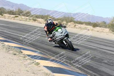 media/Dec-04-2025-Racers Edge (Thu) [[5ebc9f124d]]/3-B Group/3-Session 2 (Turn 7 Inside)/